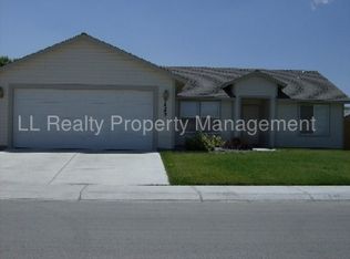 123 Prairie Ln, Fernley, NV 89408