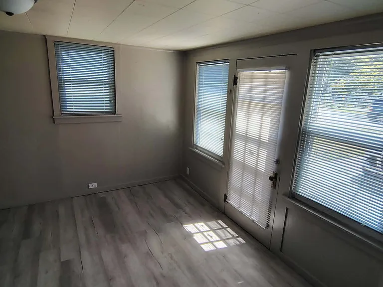 211 W High St #211 — Photo 8
