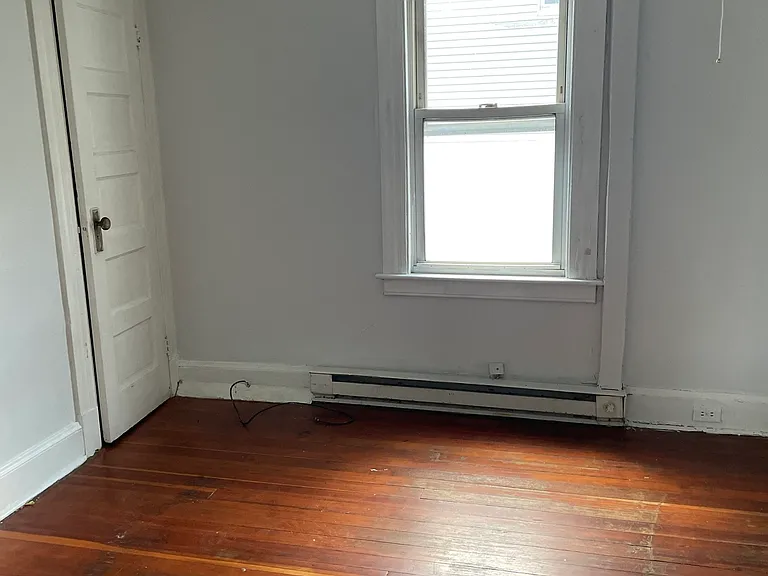 191 Alder St — Photo 4