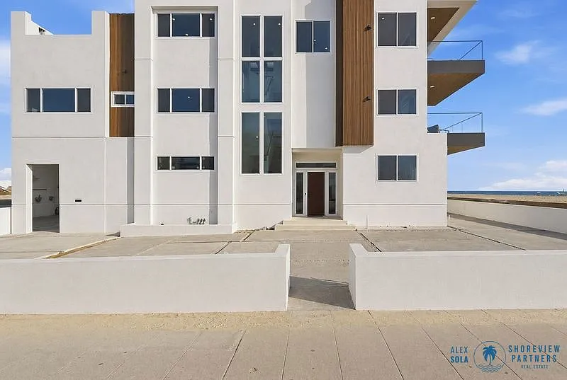 3 bed, 4.5 bath, 3441 sqft, $34,490 — Photo 4