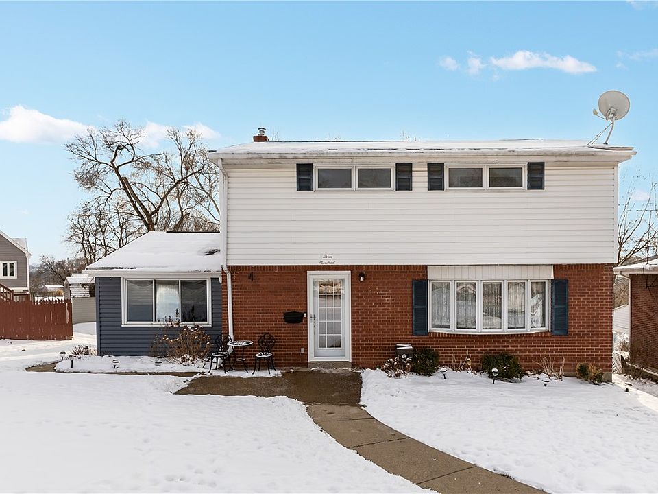 1st image of 300 Larch Ln