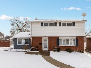 300 Larch Ln, Pittsburgh, PA 15234