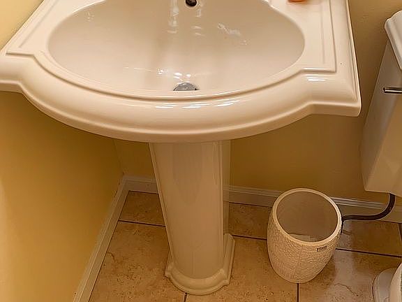 1/2 bath 