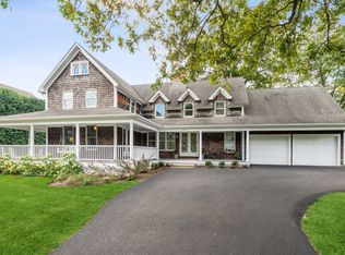 395 Spruce Ave, Lake Forest, IL 60045