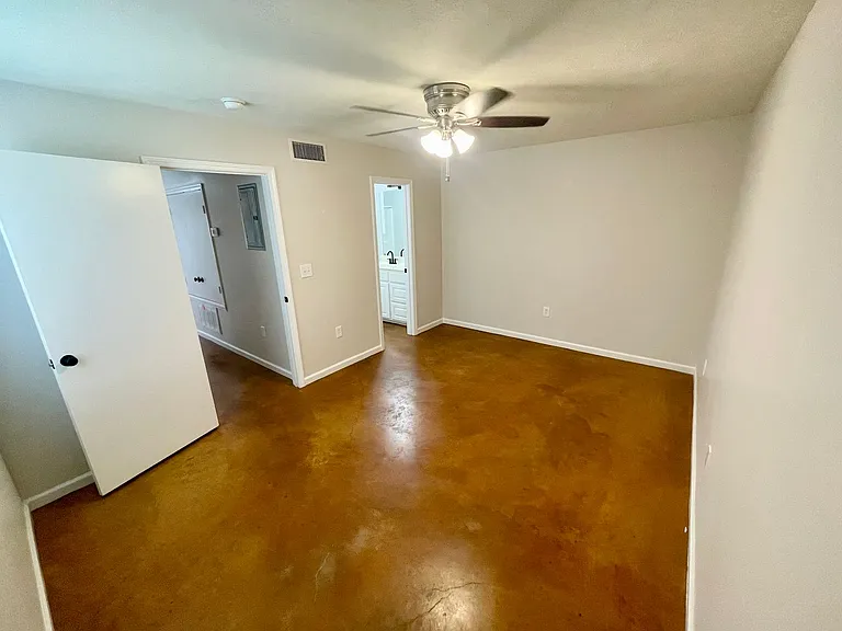 GS-Oak Village III — Photo 4