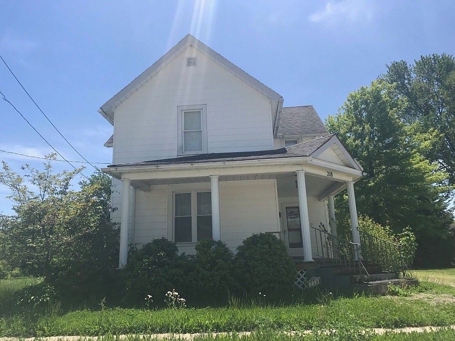 1st image of 218 E Forest St