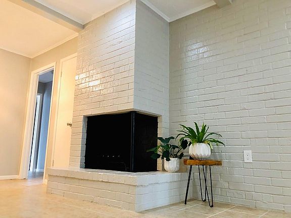 4th image of 3315 Palm Desert Ln #B