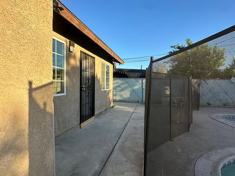 2901 Belhaven St — Photo 51