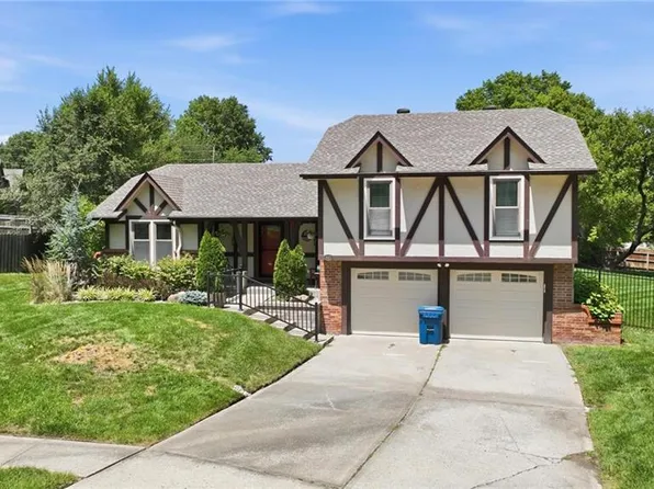 842 York Pl, Liberty, MO 64068