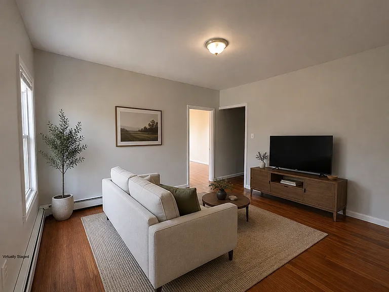 181 Park St #2 — Photo 4