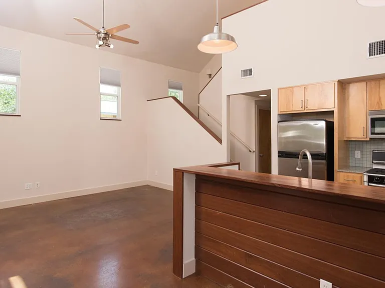 2214 Iva Ln #B — Photo 6