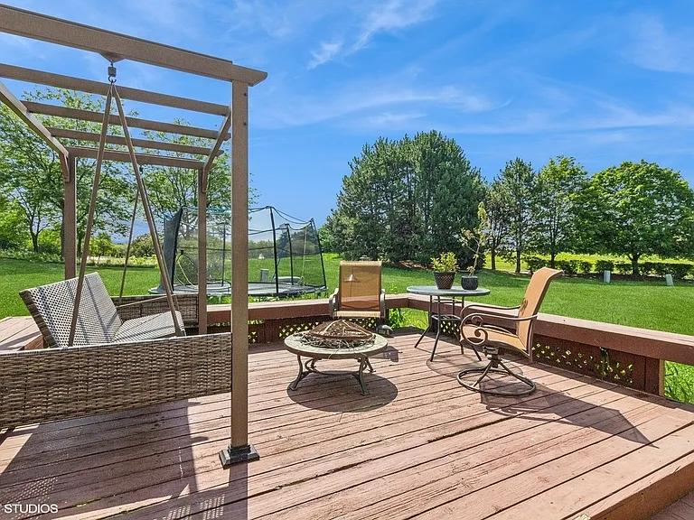 14037 Danbury Dr — Photo 11