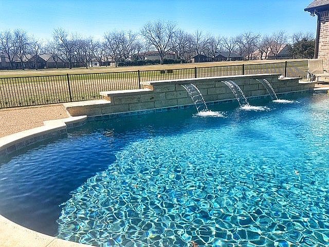 1st image of 5014 Largo Dr