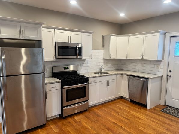 24-28 Marshall St UNIT 1