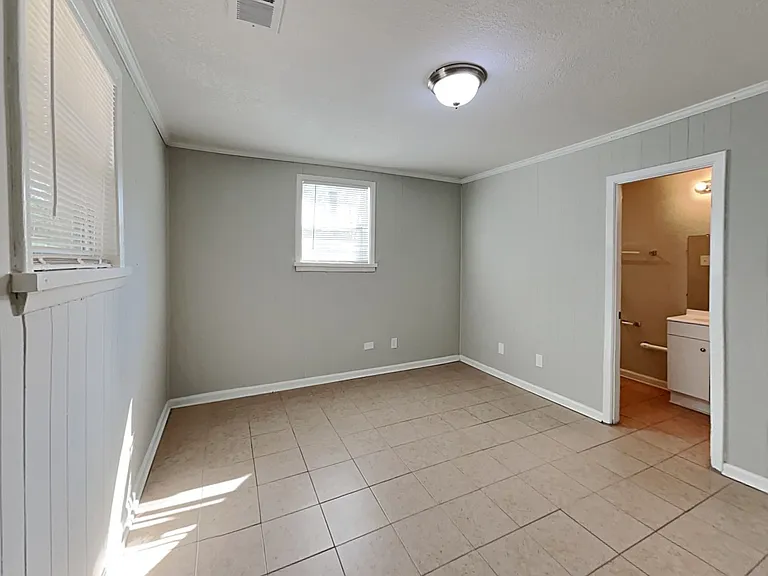 2611 Lake Harbin Rd — Photo 11