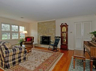 302 Burgess Rd, Geneva, IL 60134