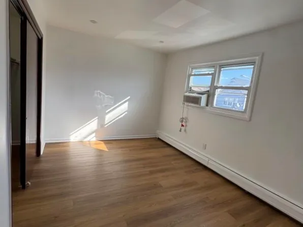 7705 5th Avenue image 2 of 7