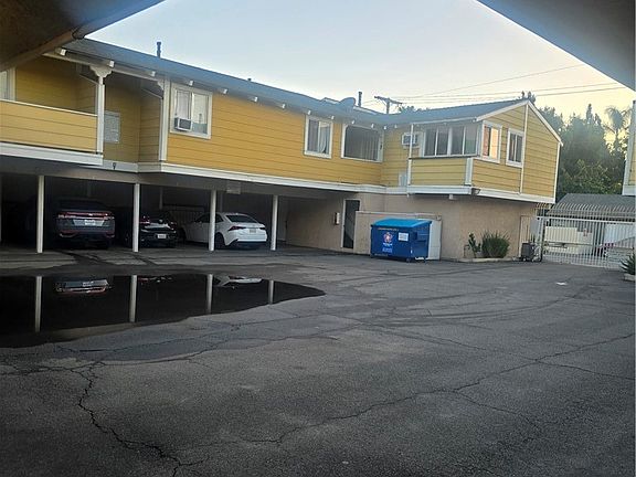 2nd image of 720 N Lacy St E