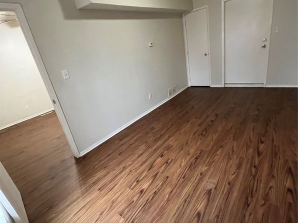 des-moines-iowa-251547434 picture