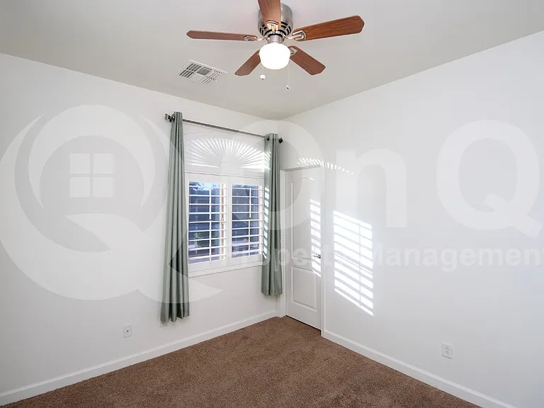 4535 S Ellesmere St — Photo 12
