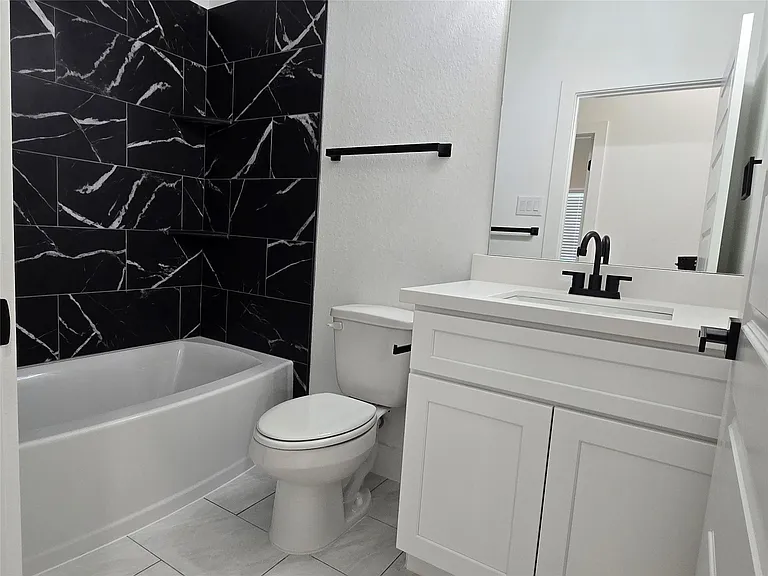 9808 Pelsey #B — Photo 7