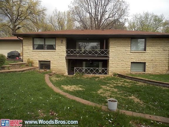 3rd image of 1615 Skyline Dr