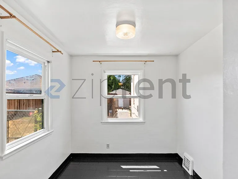 14331 Capri Dr — Photo 16