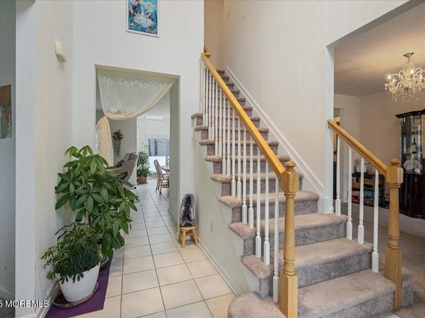 4 Goldenrod Avenue, Bayville, NJ 08721