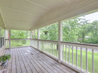 10515 Twin Springs Ln, Bon Aqua, TN 37025