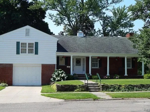 101 Cottage St, Sturgis, MI 49091