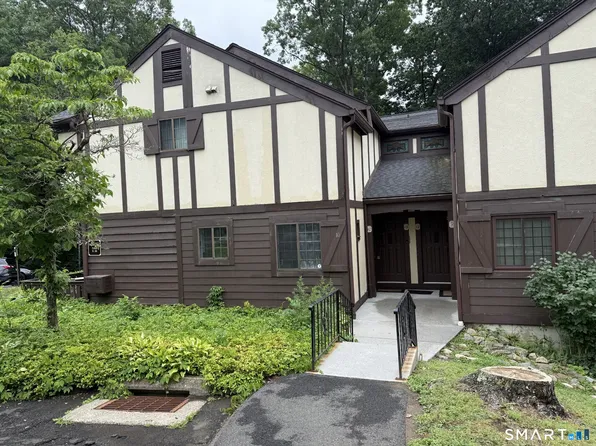 10 Tara Drive #10, Brookfield, CT 06804