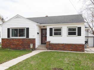 905 Buena Vista Ave, Waukesha, WI 53188