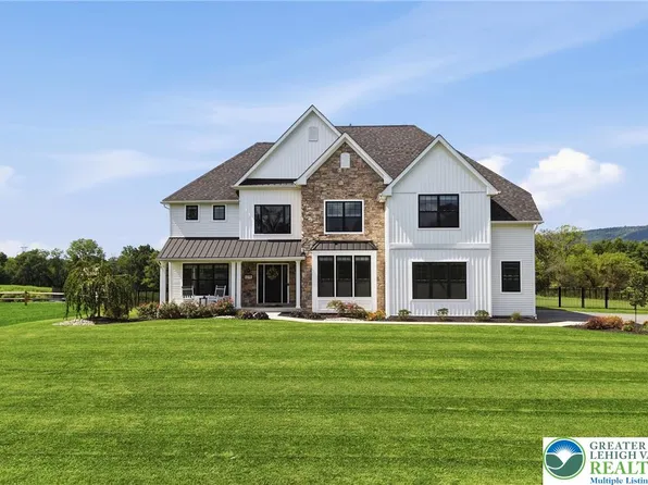 1275 Keller Rd, Wind Gap, PA 18091