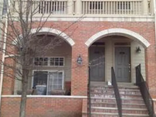 207 Amys Walk #60, Auburn Hills, MI 48326