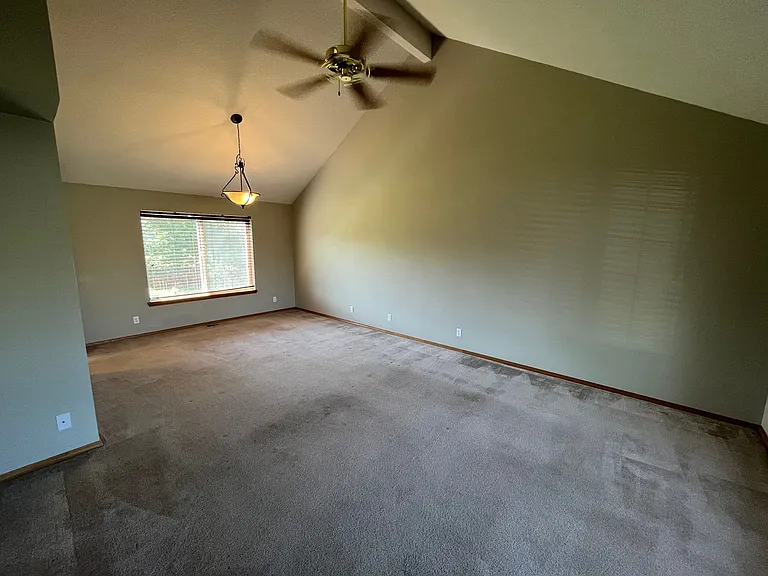3109 NE Cromwell Ct — Photo 7