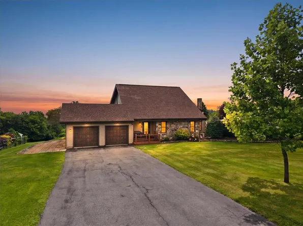 8751 Pleasant View Rd, Bangor, PA 18013