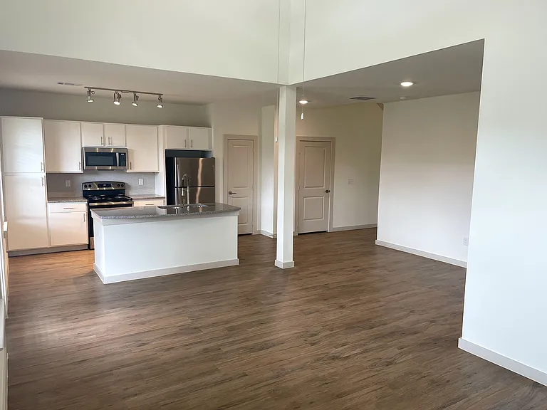 Home at Waller — Photo 41