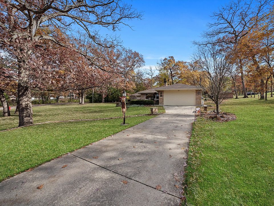 905 Cedar St Willow Springs Il 60480 Zillow