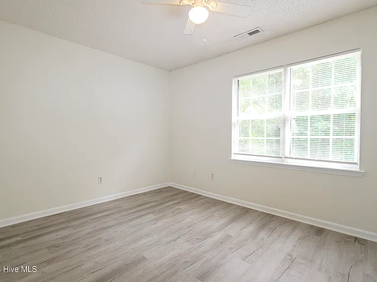 209 Mesa Ln — Photo 13