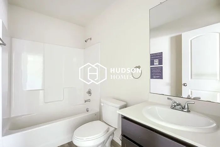 1110 Jones St — Photo 11