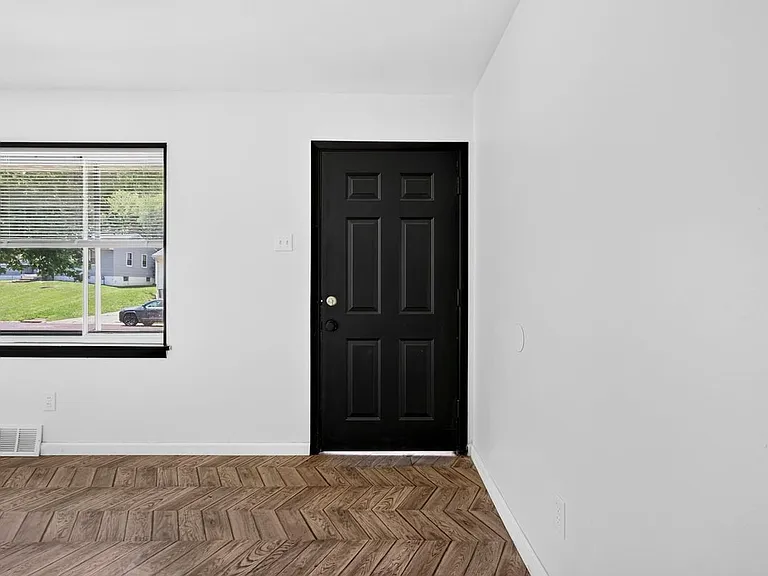 5544 Sapphire Ave — Photo 17