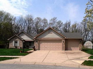 1286 Burr Oak Cir, Greenwood, IN 46143