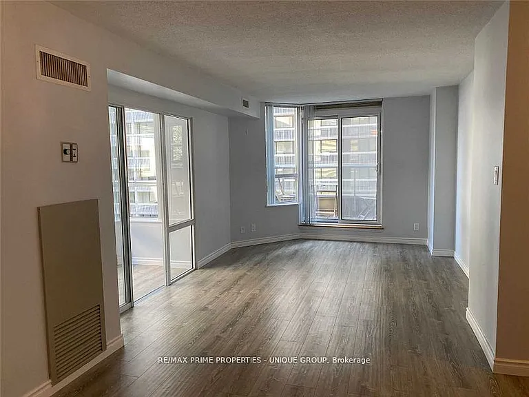 44 Gerrard St W #606 — Photo 9
