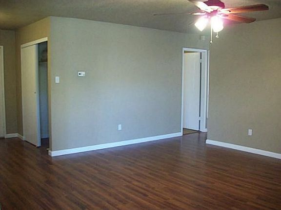 2nd image of 1611 Hanover Dr