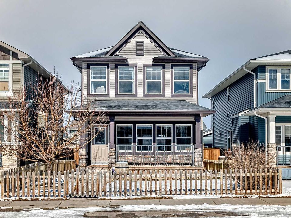 1st image of 90 Evanspark Rd NW