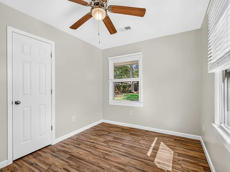 1208 Hawthorne Rd — Photo 23