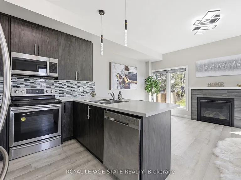 37 Delena Ave S — Photo 13
