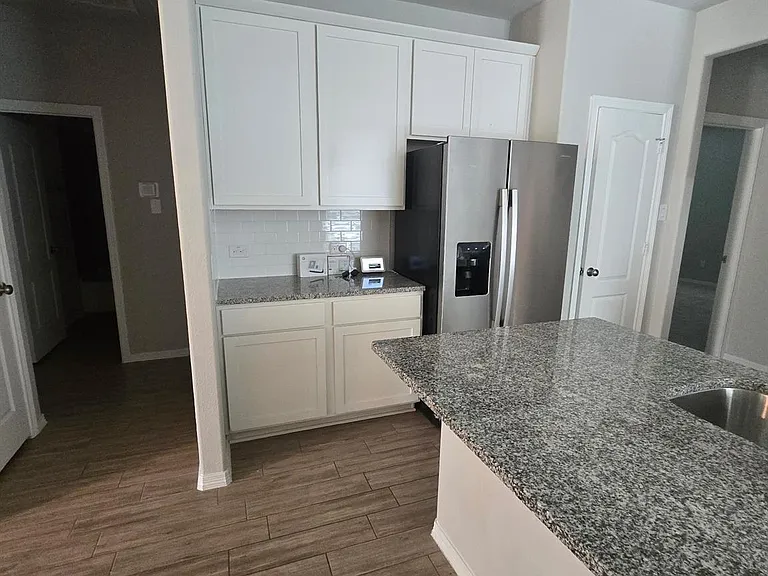 702 Cypress Summit Rd — Photo 5