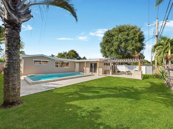 (undisclosed Address), Hollywood, FL 33024