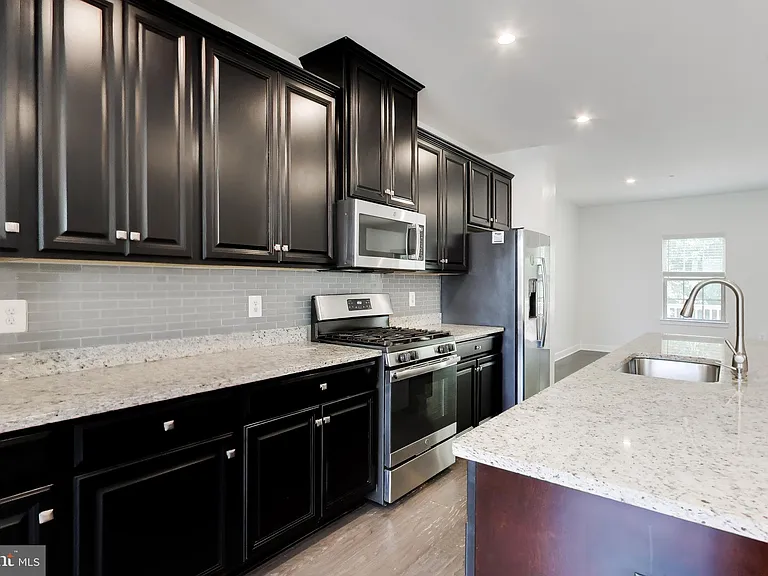 8012 Spring Arbor Dr — Photo 9
